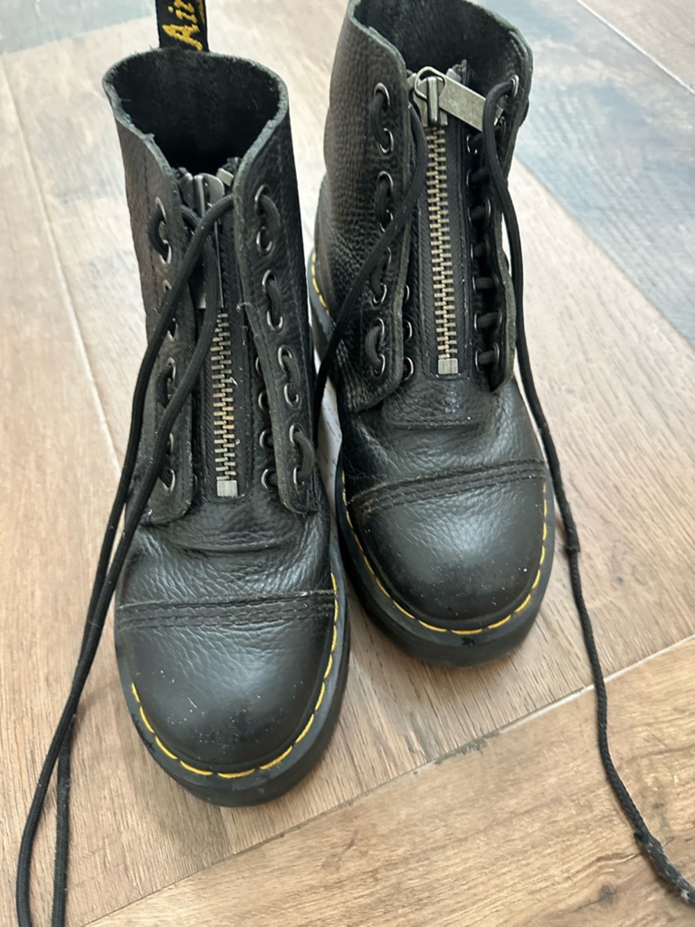 Doc martins Sinclair women’s size 6  Leather Lace-Up Zip Ankle Boots